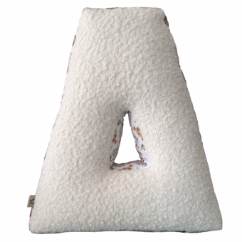 Mαξιλάρι μονόγραμμα με μπουκλέ